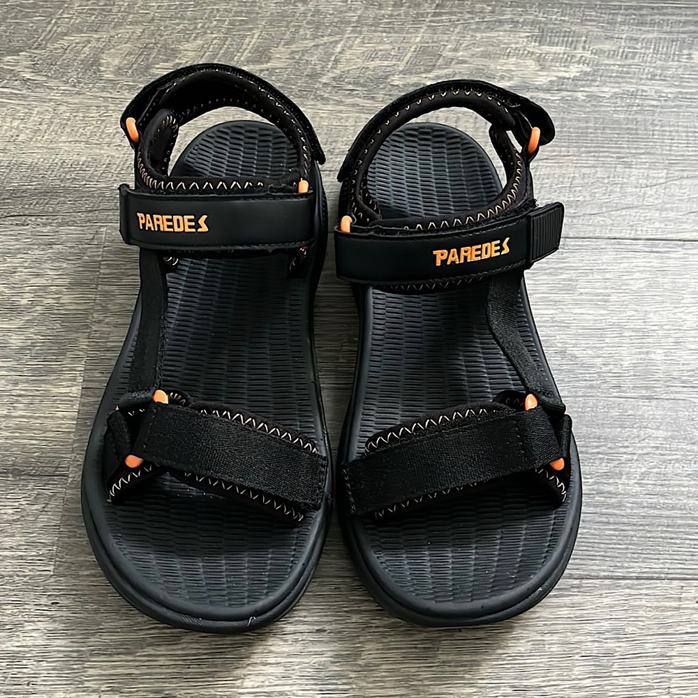 NWOT Paredes Velcro Strap Black Sandals Women’s Size 6.5 - 7